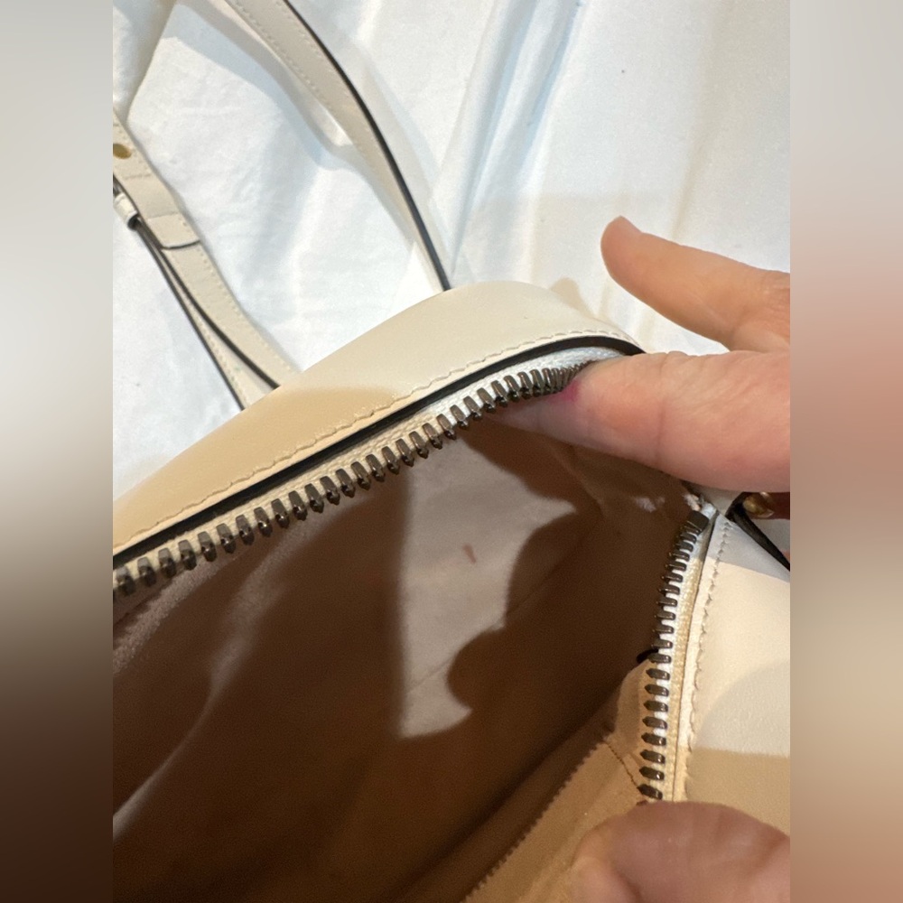 Gucci Cream Leather Crossbody Bag - Picture 6 of 7